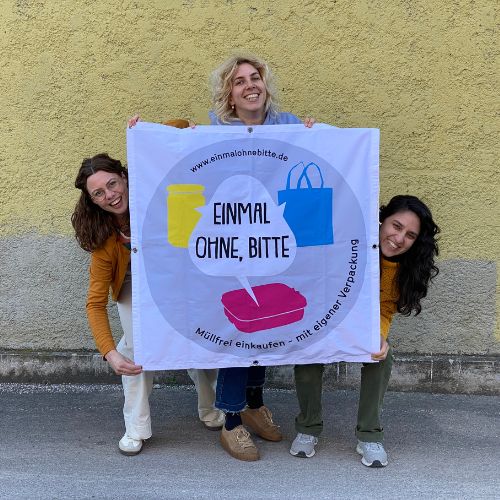 Foto von Julia, Caro und Pamela von rehab republic e. V. als „Einmal ohne, bitte“-Team München